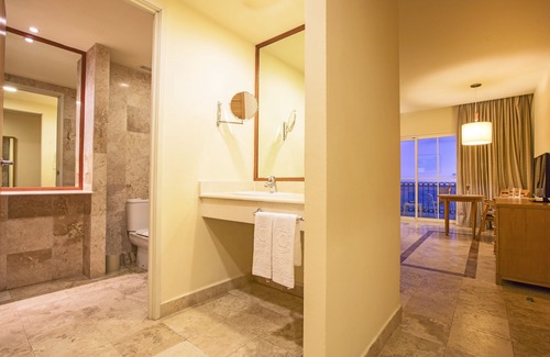 North Hotel Zone Hotel | Krystal Vallarta