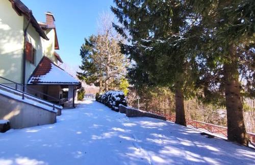 Benkovac Fuzinski House | Kuća za odmor Cava Fužine