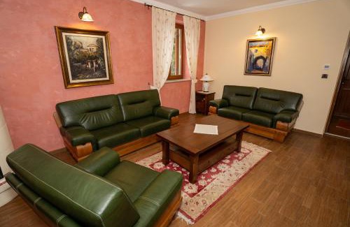 Benkovac Fuzinski House | Kuća za odmor Cava Fužine