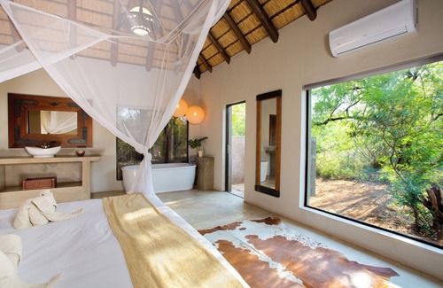 Thorny Bush Game Reserve Cabin | Kubu Bush Lodge
