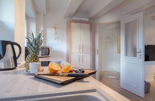 Tinnum Apartment | Kükeltje - your favorite little retreat under thatch in Tinnum.
