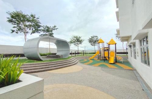 Daerah Kulai Apartment | Kulai D'Putra Suites 1min to ioiMall near JPO, Senai Airport