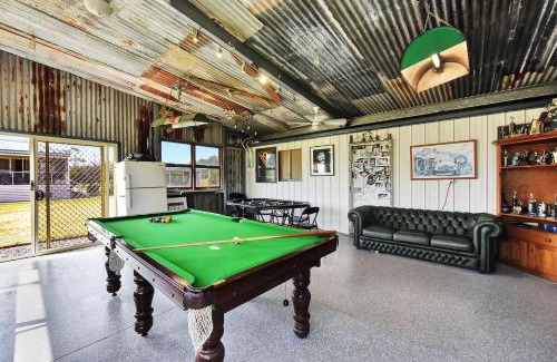 Broke House | Kulang Lodge in charming Broke with Large Swim Spa and games room suits up to 8 guests