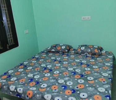 Jhusi House | kumbh stayzzz