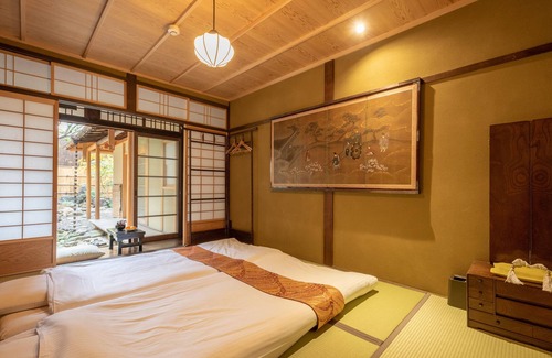 Central Kyoto Villa | Kumo Machiya Stay Shijo: A great house with long history to be rented as a whole