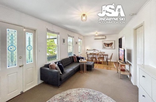 Jindabyne House | Kumquat Cottage