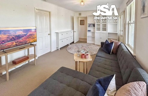 Jindabyne House | Kumquat Cottage
