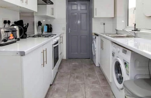 Balti Triangle House | Kunda House O Grange