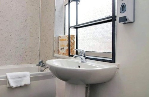 Balti Triangle House | Kunda House O Grange