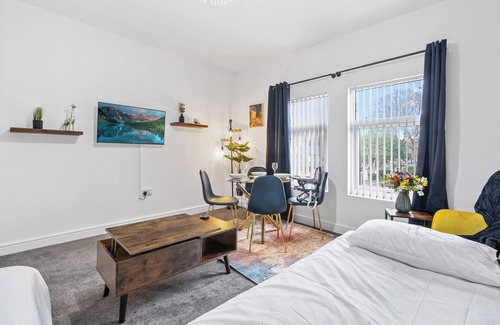 Stirchley Apartment | Kunda House Pershore 1276B