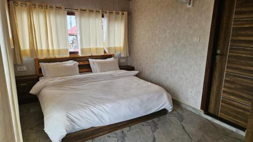 Shimla Bed & Breakfast | kusum villa