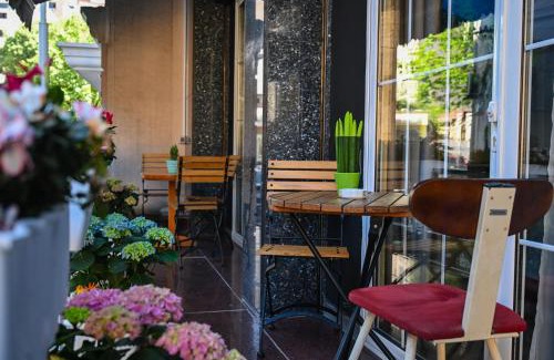Tirana Hotel | Kuta's City Center