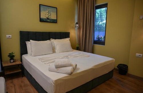 Tirana Hotel | Kuta's City Center