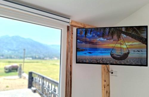 Cetinje Municipality Apartment | Kutak prirode
