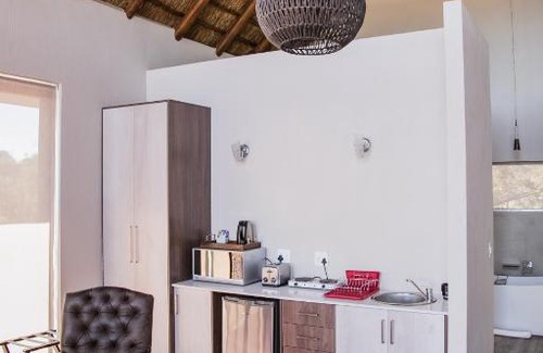 Bela-Bela Cabin | Kuwisa Lodge