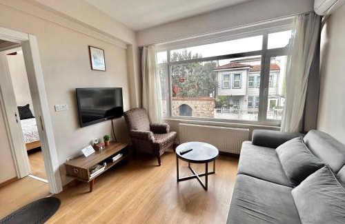 Uskudar Hotel | Kuzguncuk View