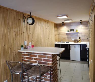 Kamenets-Podol'skiy Apartment | Kvartura z dvorukom