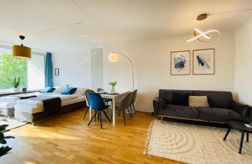 Grifflenberg Apartment | KYANIT APARTMENT: FREE PARKING + POOL + NETFLIX