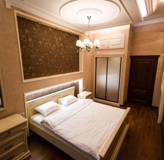 Afanasivsʹkyy Yar Apartment | Kyiv Classic Apartment