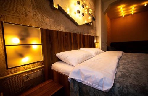 Pechers'kyi District Hotel | Kyiv Panorama Apartments near Gulliver