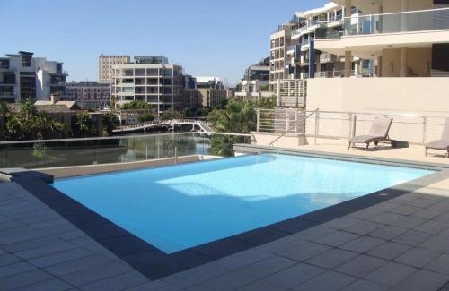 Victoria and Alfred Waterfront Apartment | Kylemore 405 B