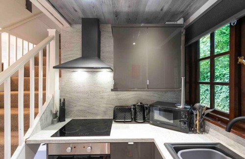 Saint Erth Praze House | Kynance Cottage, Recently Renovated, 5 Star
