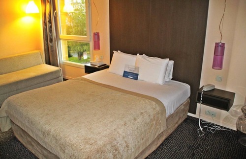 Charleville-Mezieres Hotel | Kyriad Charleville Mezieres