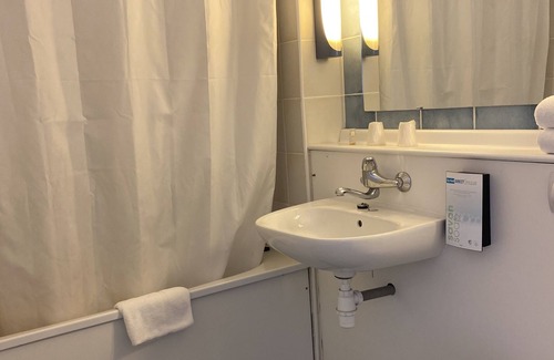 La Penne-sur-Huveaune Hotel | Kyriad Direct Marseille Est - La Valentine