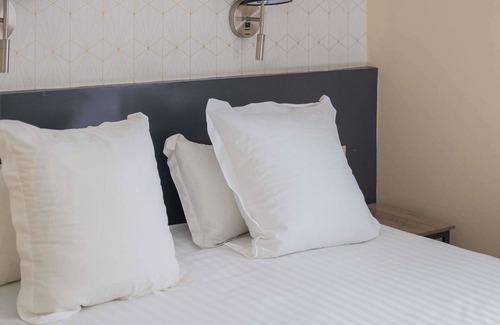 Costieres Hotel | Kyriad Nimes Ouest