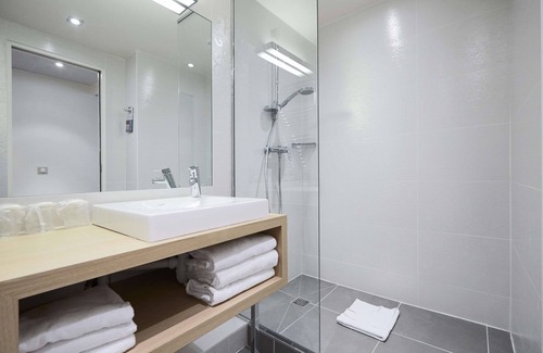 18th Arrondissement Hotel | Kyriad Paris 18 - Porte de Clignancourt - Montmartre