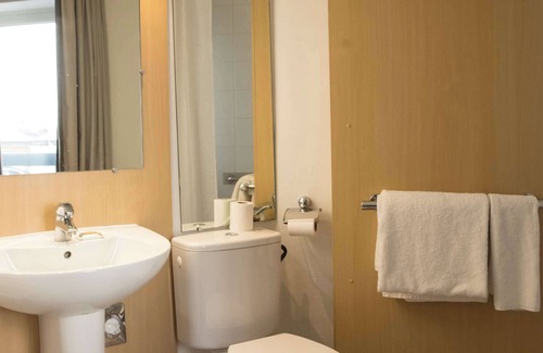Villefranche-sur-Saone Hotel | Kyriad Villefranche sur Saone Porte du Beaujolais -Rénové-