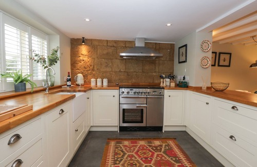 Ilmington Cottage | KYTE COTTAGE, pet friendly, with open fire in Ilmington