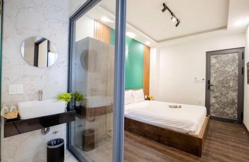 Binh Thanh Hotel | Lá Hotel Riverside