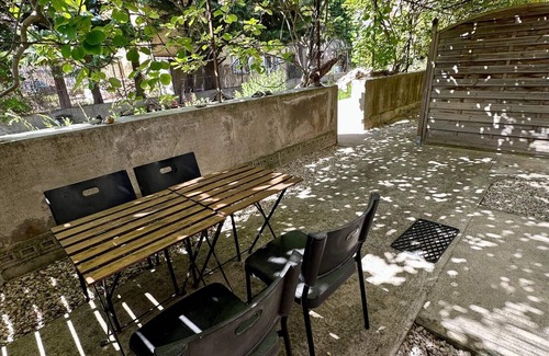 Pont-Saint-Esprit Apartment | l'échappée belle duplex flat with terrace