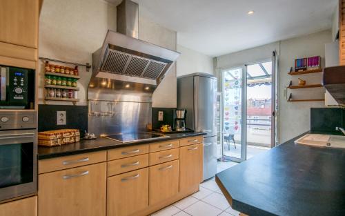 Millau Apartment | L'échappée verte pour six personnes avec terrasse, place de parking