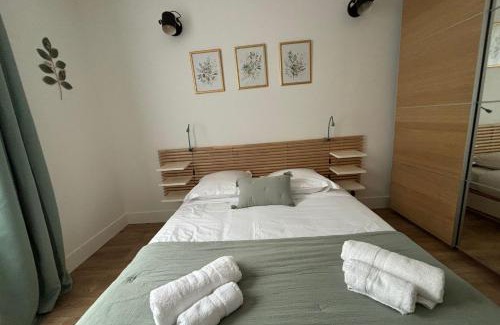 Clichy Apartment | L'écrin à la Parisienne