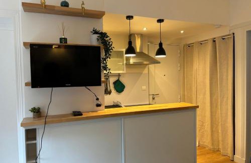 Clichy Apartment | L'écrin à la Parisienne
