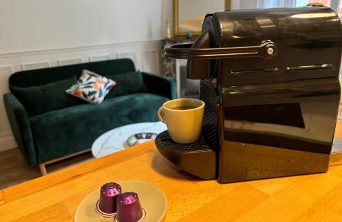 Clichy Apartment | L'écrin à la Parisienne