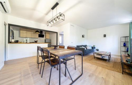 Beaucaire Apartment | L'Écrin de Beaucaire - Climatisé à 30 min dArles