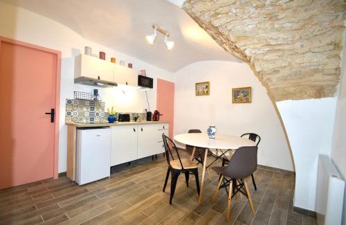 Remoulins Apartment | L'écrin du Pont du Gard
