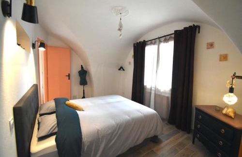 Remoulins Apartment | L'écrin du Pont du Gard