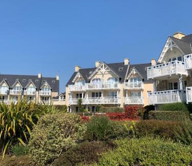 Fouesnant Apartment | L'émeraude avec piscine et plage