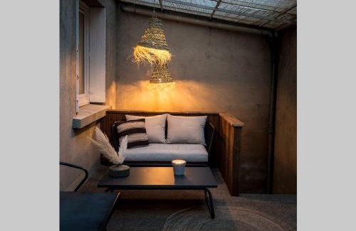 Ruelle-sur-Touvre Apartment | L’Étage et son patio