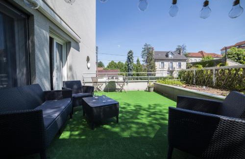 Besancon Apartment | L'île d'Olive, appartement entier 2 à 4 personnes terrasse 25 m2 Besançon, proche CV, Micropolis et CHU