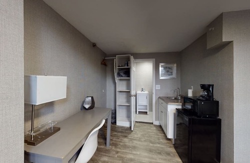 Bay Village Apartment | L 5-B1 Prices/Location CANNOT Be Beat!