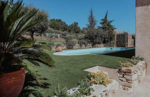 Connaux House | L'abeliano - House With Pool Near Uzs
