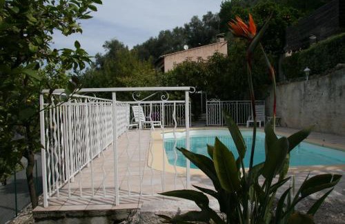 Castellar House | L'Aleandra
