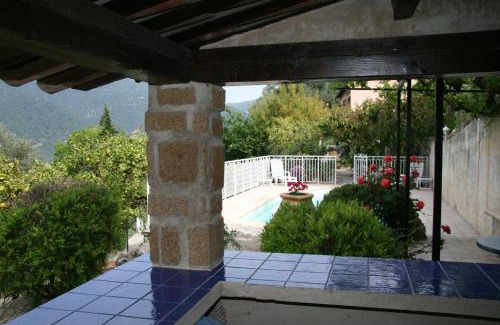 Castellar House | L'Aleandra