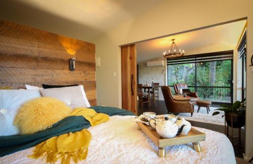 Hospital Hill Ski Chalet | L'amour Nest