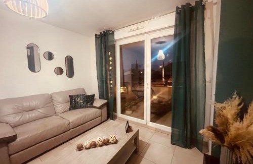 Route de Beaucaire Apartment | L'AMOUREUX DE NIMES : P3 + parking privé